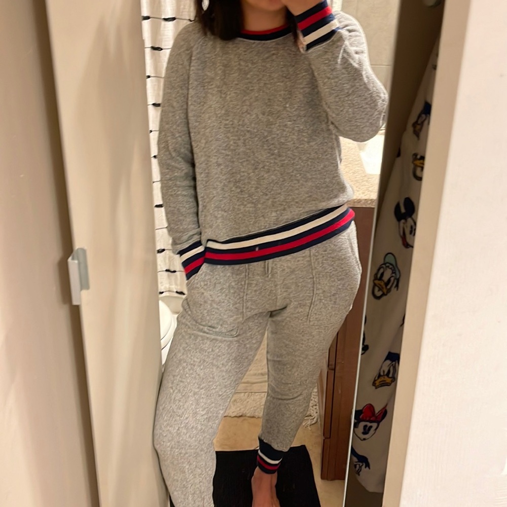 Joie sweatsuit